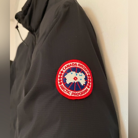 Black Canada Goose jacket size Medium. 9/10 condition - Picture 3 of 7
